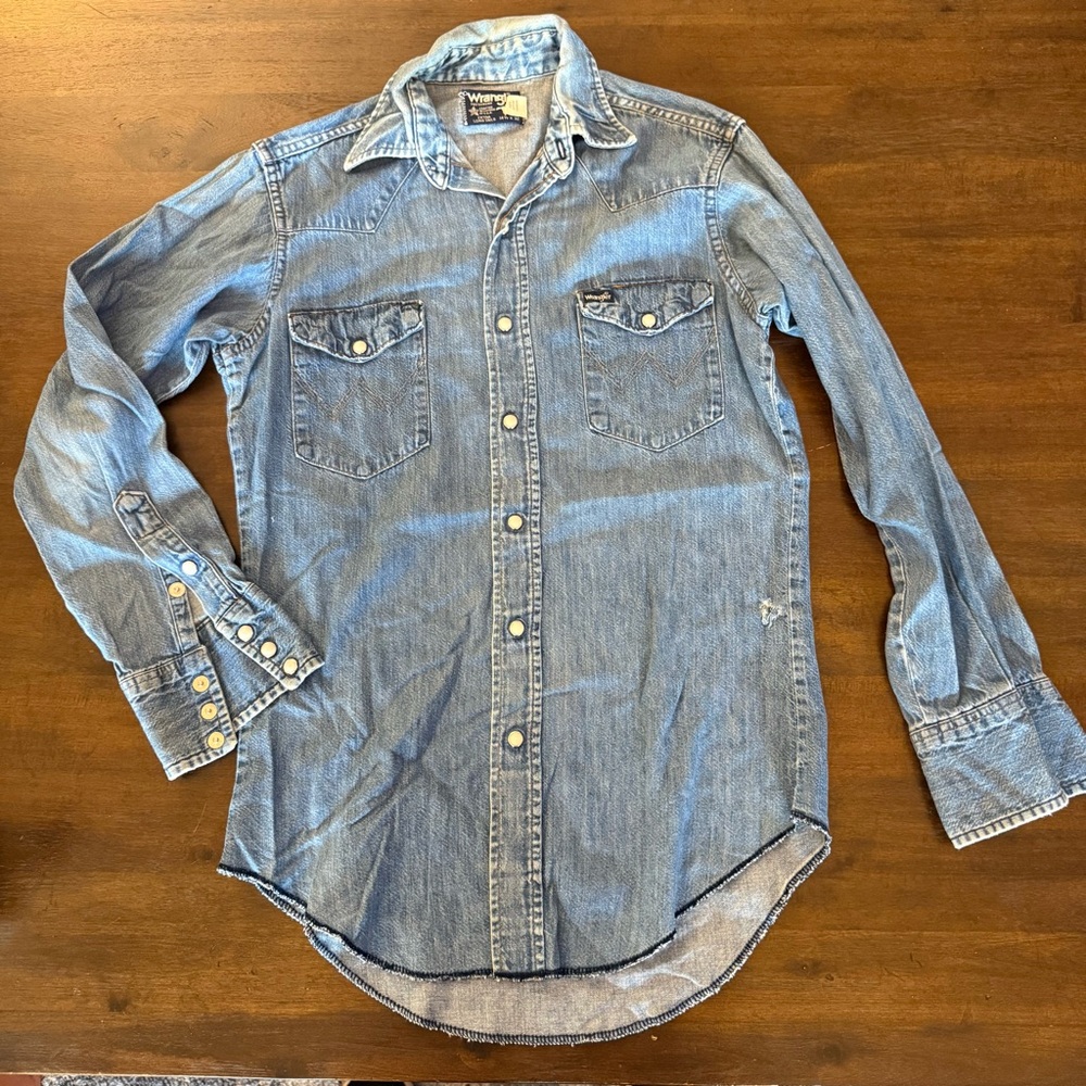 Vintage Wrangler Pearl Snap Light Blue Casual Button Down Shirt